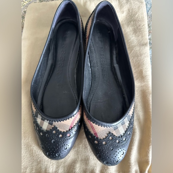 Burberry Black/Beige Nova Check Coated Canvas and Brogue Leather Ballet Flat - Picture 2 of 4